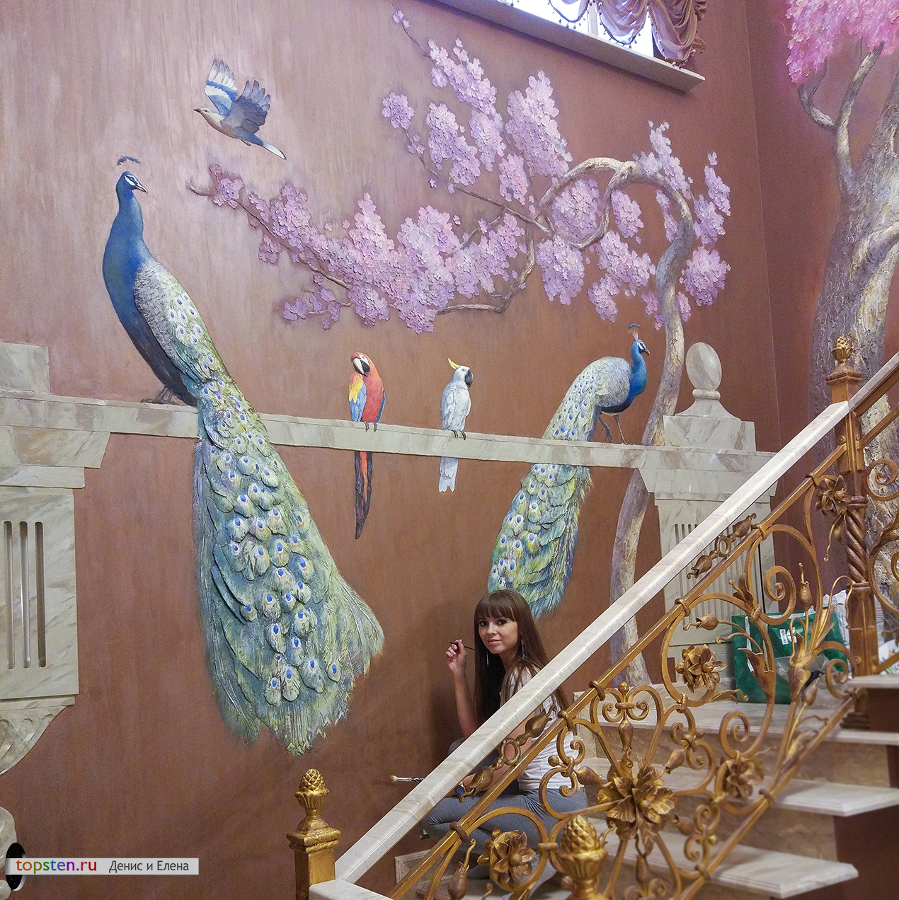 Барельеф в Москве - павлины, цветы, сакура, птицы